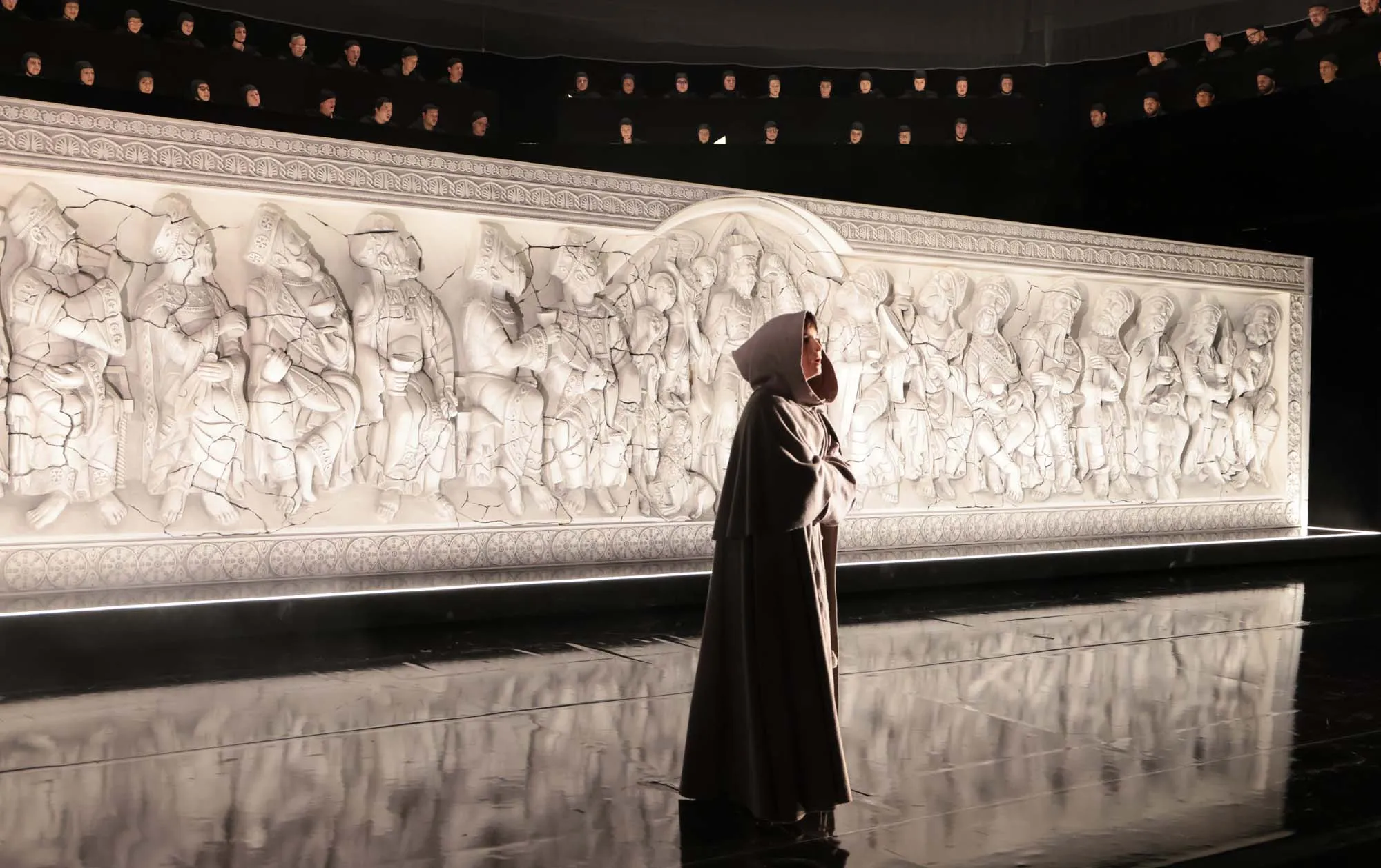 Scena dallo spettacolo Il nome della rosa, Teatro alla Scala